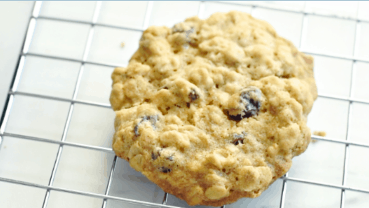 oatmeal raisin cookies