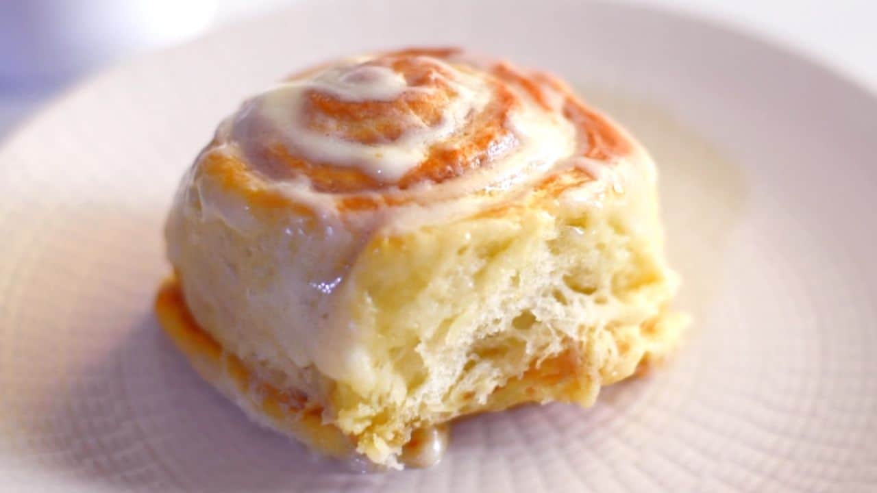 Quick and Easy Homemade Cinnamon Rolls Recipe | MerryBoosters