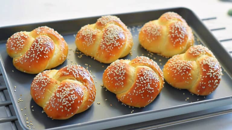 Challah Rolls Recipe :The Best Challah Buns In 6 Simple Steps ...