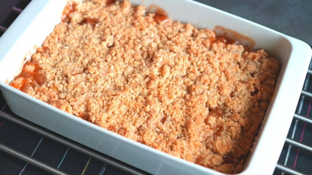 baked apple crumble