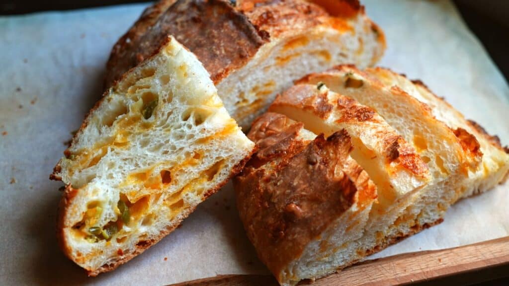 No knead jalapeno cheddar bread