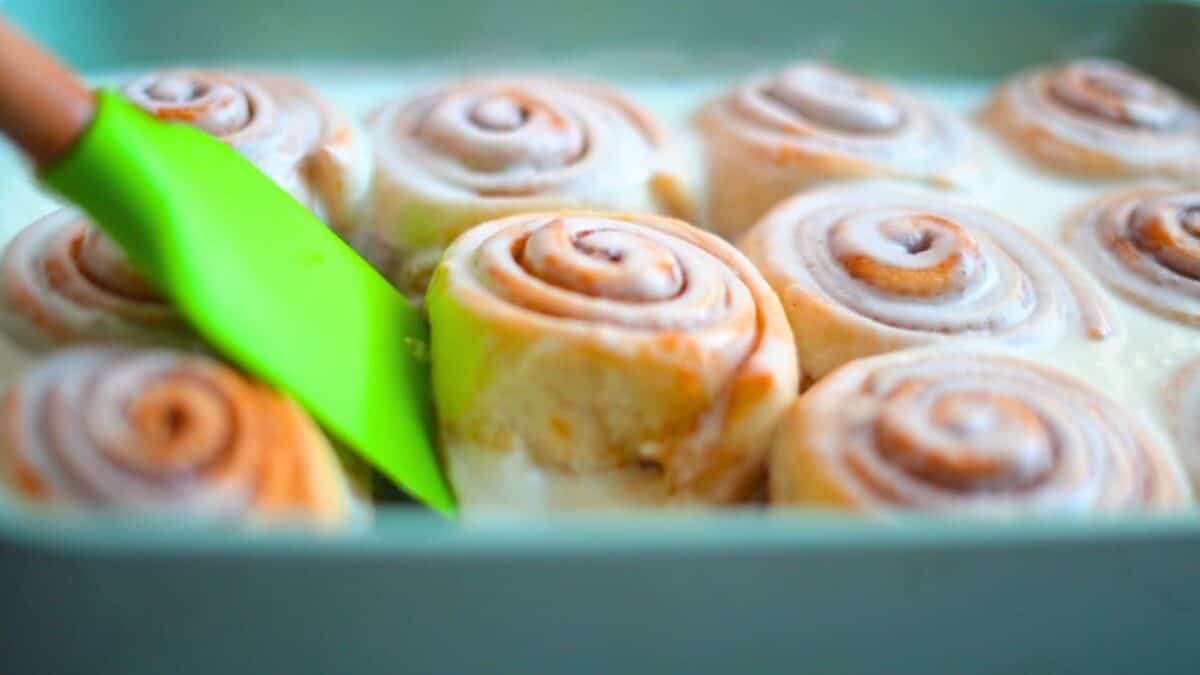 Cinnamon Roll Icing Recipe Without Cream Cheese