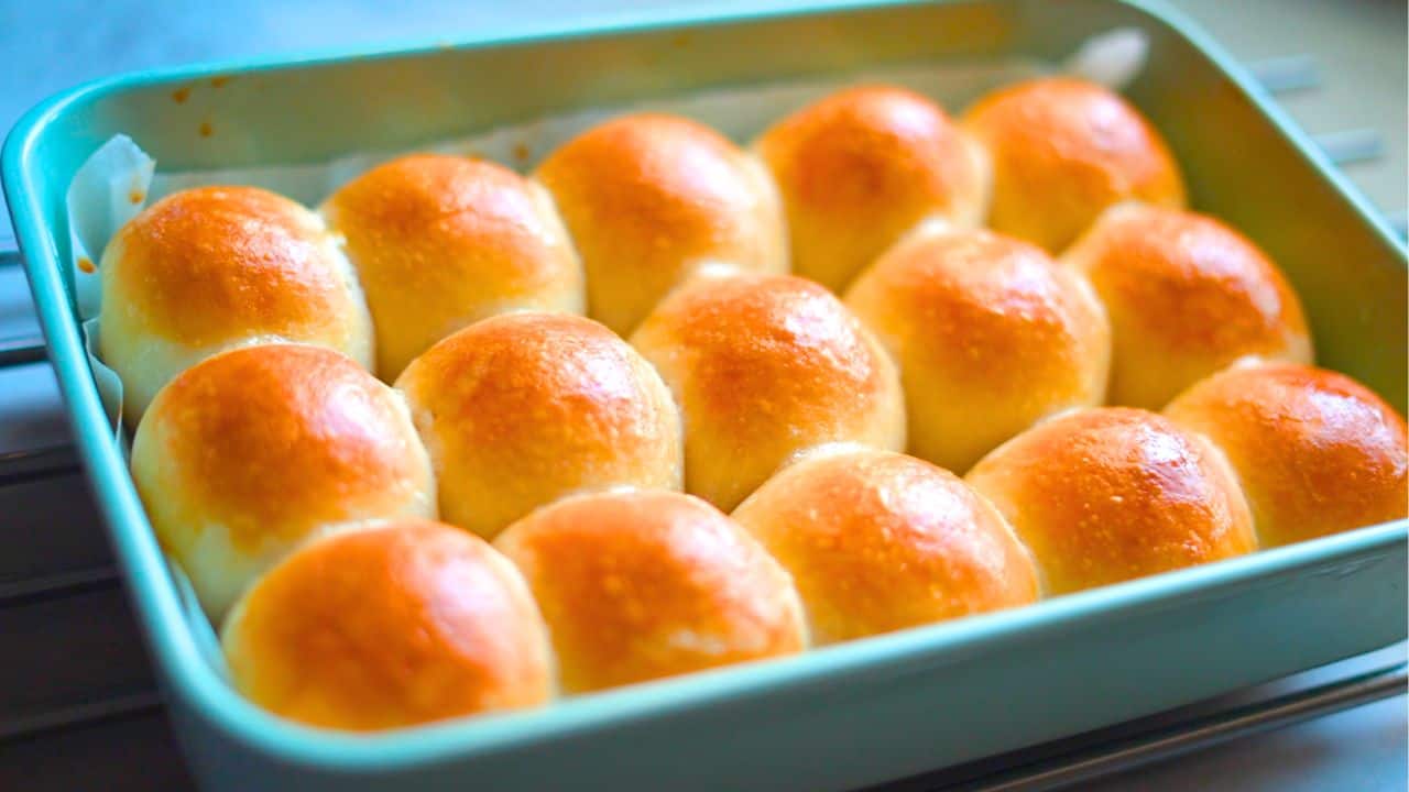 Soft Sourdough Dinner Rolls Recipe