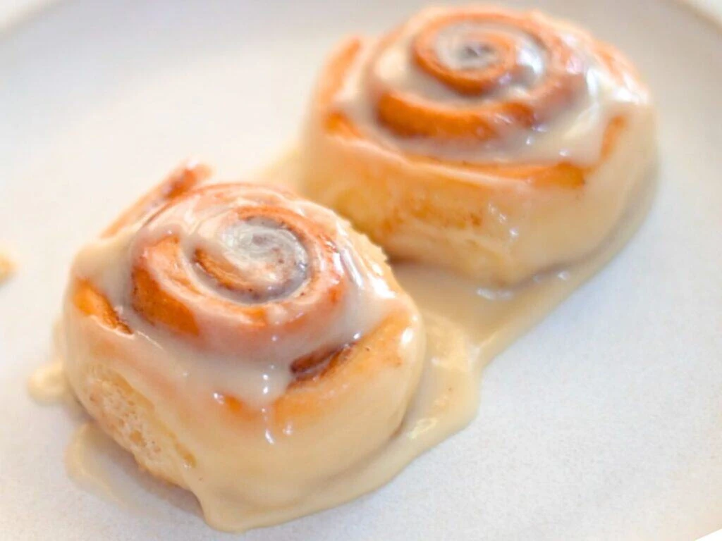 mini cinnamon rolls recipe featured image