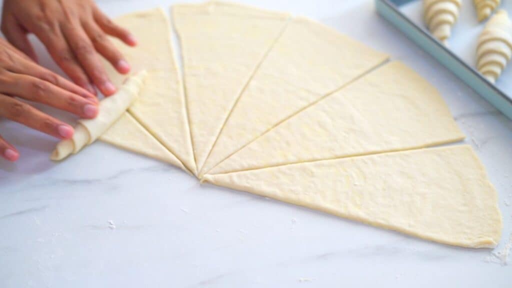 how to shape croissants for beginners