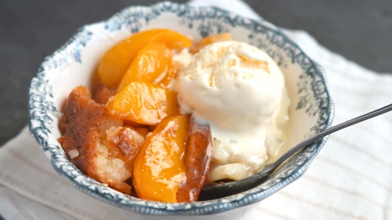 cast iron peach cobbler recipe