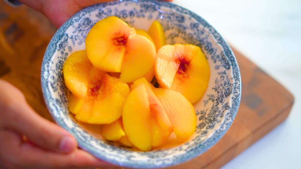 easy cast iron peach cobbler recipe